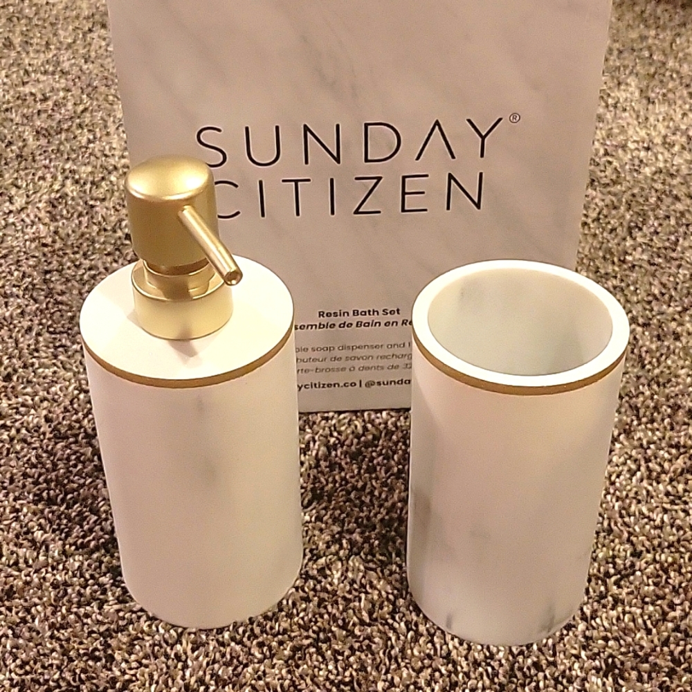 NIB Sunday citizen soap dispenser and toothbrush holder